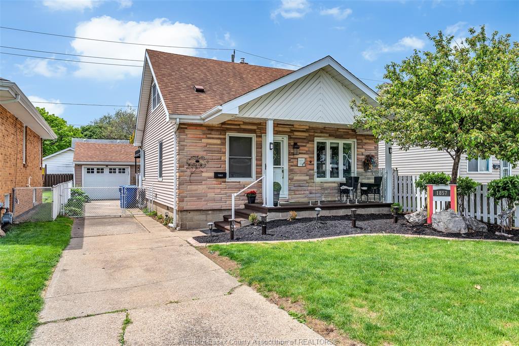 MLS# 26012065: 1857 CENTRAL Avenue, Windsor, Canada