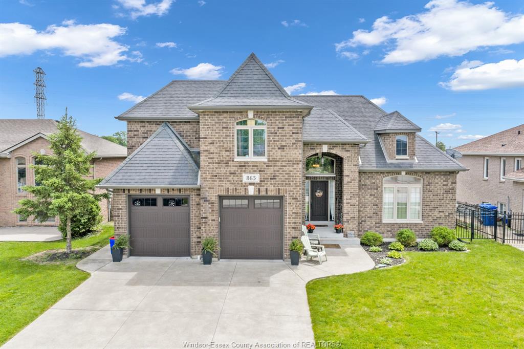 MLS# 26012067: 863 SOUTHWOOD Drive, Lakeshore, Canada