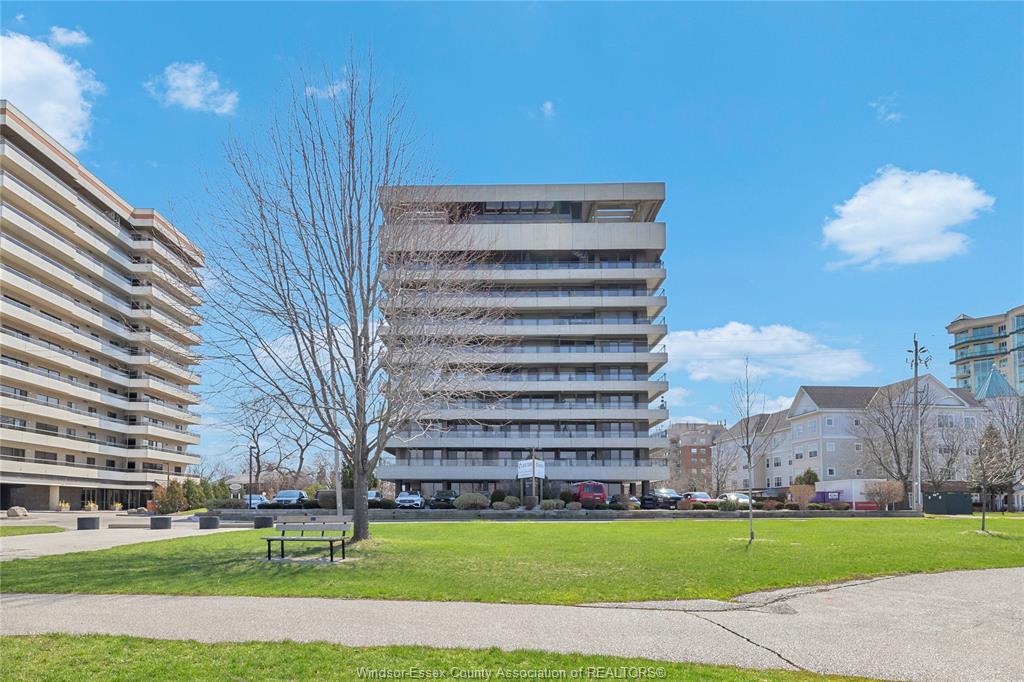MLS# 26012079: 5125 RIVERSIDE Drive Unit# 604, Windsor, Canada