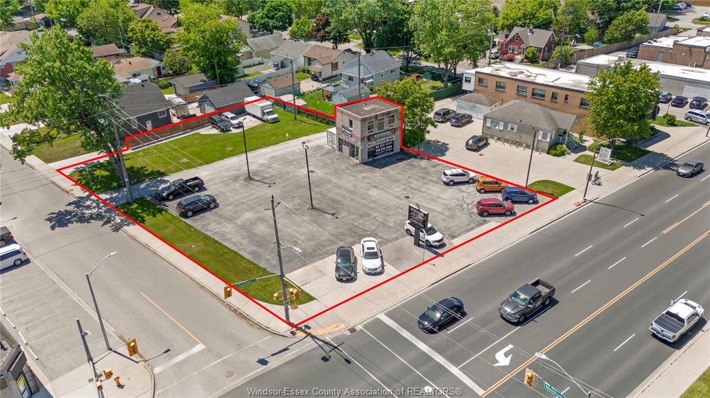 MLS# 26012080: 3277 TECUMSEH Road, Windsor, Canada