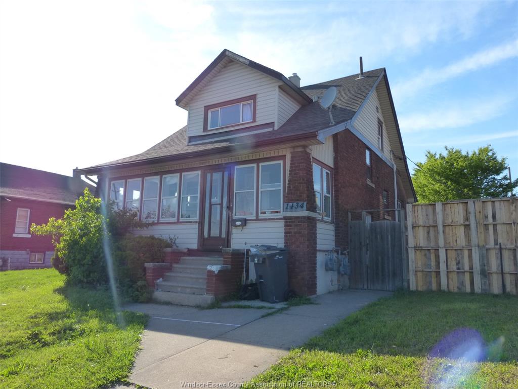 MLS# 26012106: 1434 TECUMSEH Boulevard, Windsor, Canada
