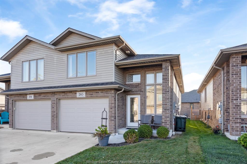 MLS# 26012155: 203 ADAMS Avenue, Amherstburg, Canada