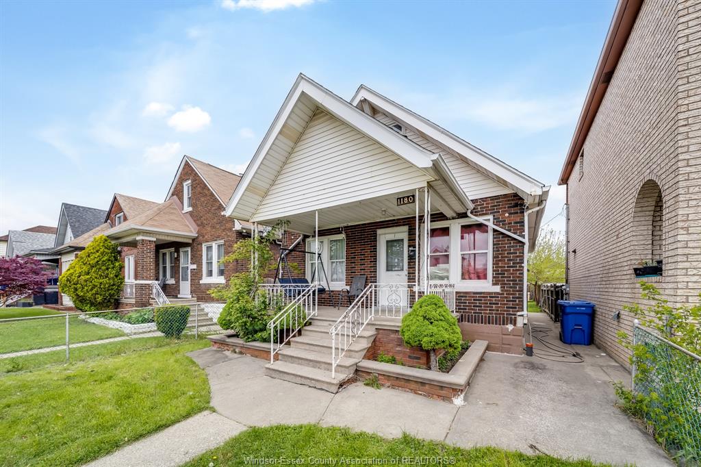 MLS# 26012177: 1180 LANGLOIS Avenue, Windsor, Canada