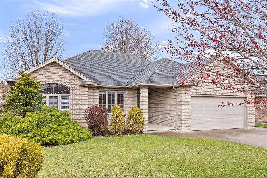 MLS# 26012188: 54 CREEKVIEW, Kingsville, Canada
