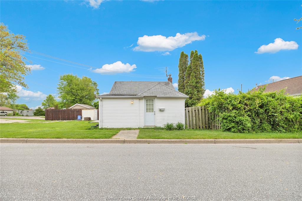 MLS# 26012049: 23 Bayview Place, Leamington, Canada