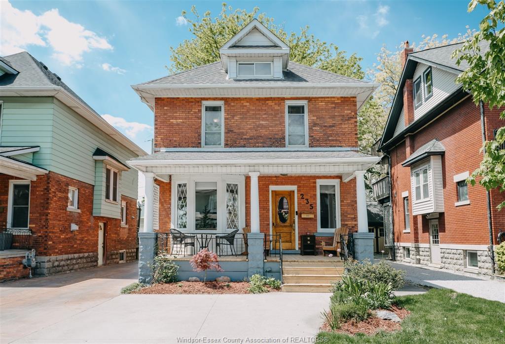 MLS# 26012335: 235 Oak Avenue, Windsor, Canada