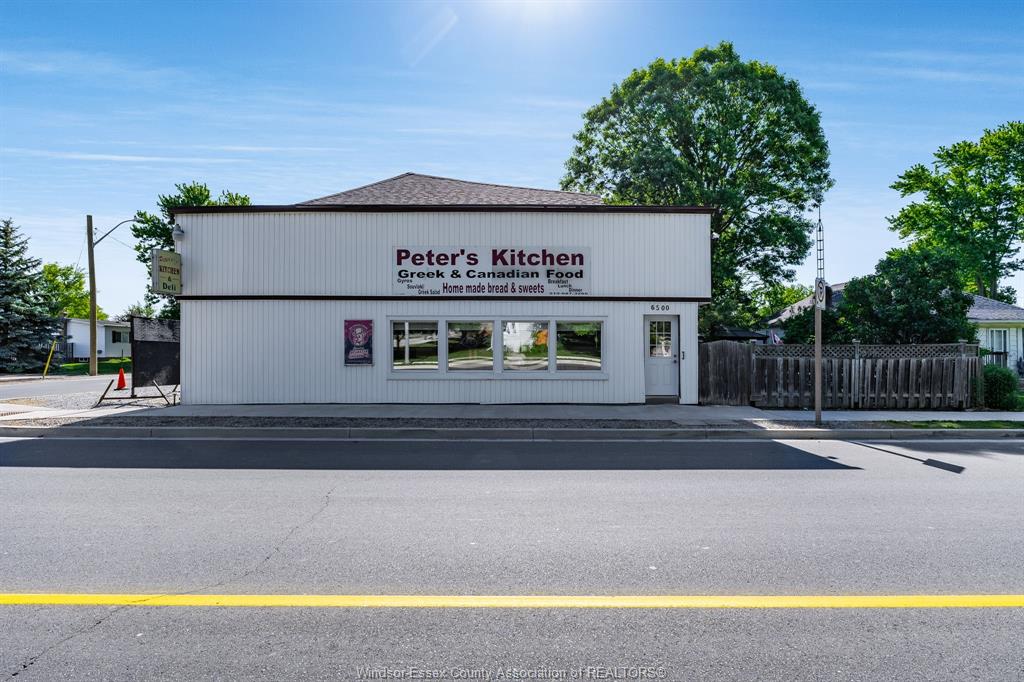 MLS# 26012353: 6500 Main Street, Comber, Canada