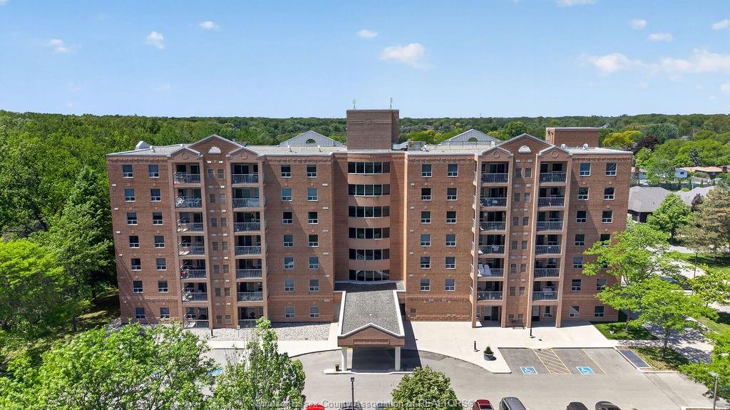 MLS# 26012290: 3915 Southwinds Drive Unit# 703, Windsor, Canada