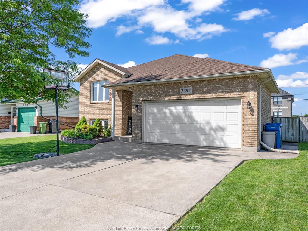 MLS# 26012377: 2357 LONGFELLOW, Windsor, Canada