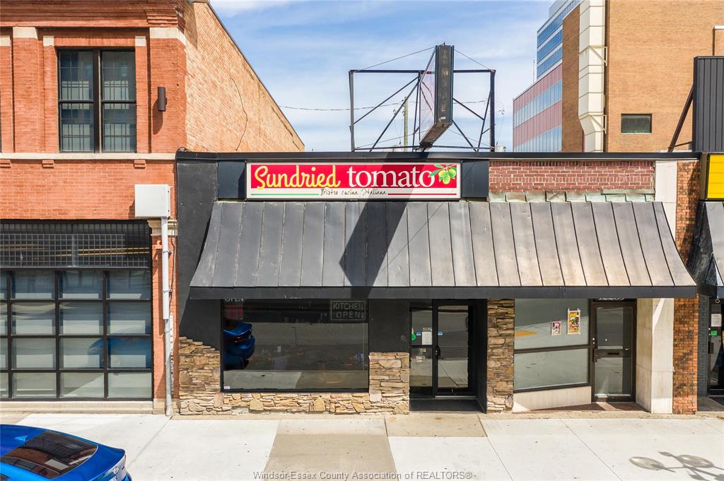 MLS# 26012113: 122 CHATHAM Street, Windsor, Canada