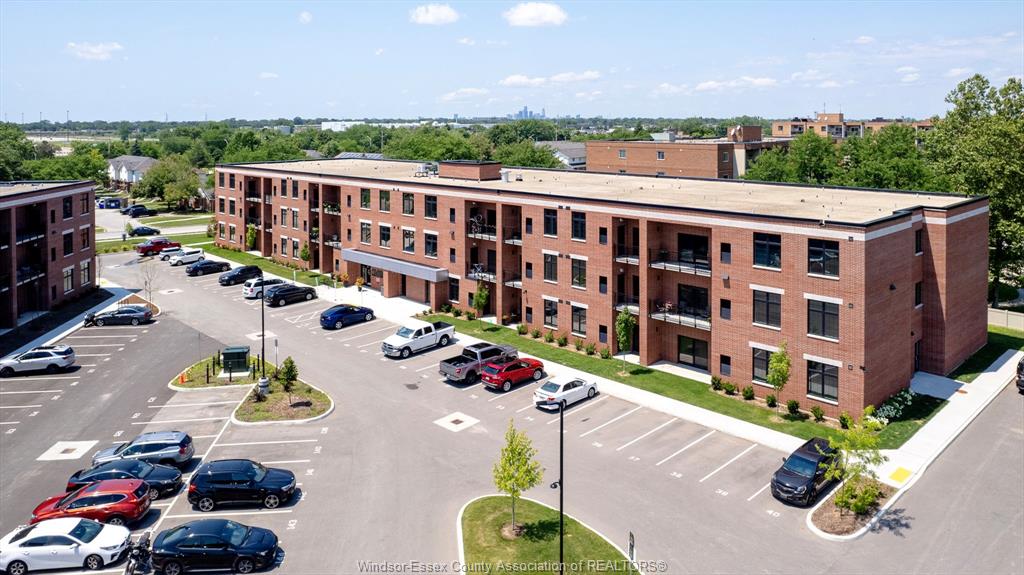 MLS# 26012492: 3160 MEADOWBROOK Lane Unit# 103, Windsor, Canada