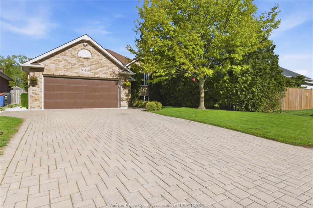 MLS# 26012524: 416 LILLIAN Lane, Lakeshore, Canada