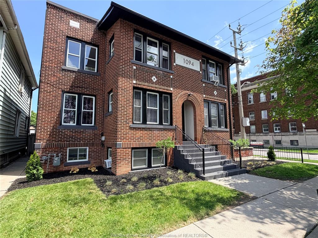 MLS# 26011497: 1094 Lincoln Road, Windsor, Canada
