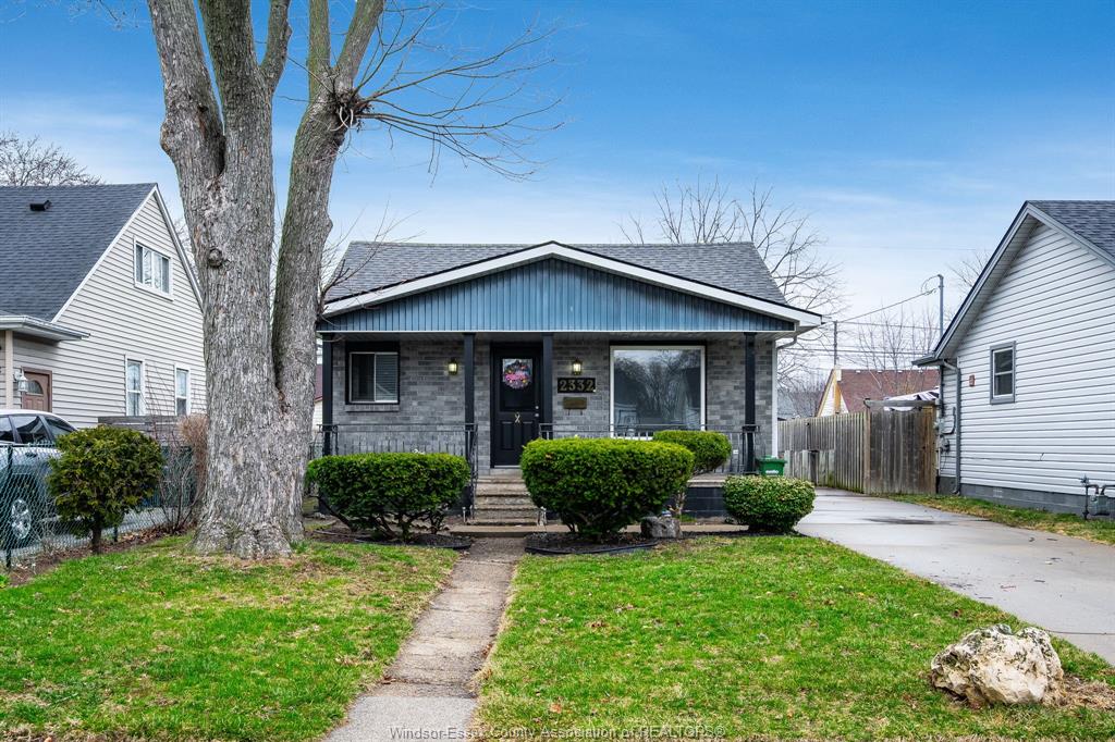MLS# 26012548: 2332 PARENT Avenue, Windsor, Canada