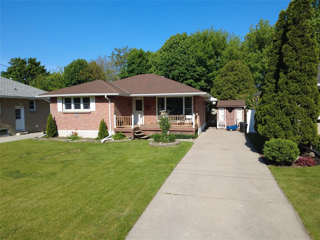 MLS# 26012569: 97 Grey Crescent, Sarnia, Canada