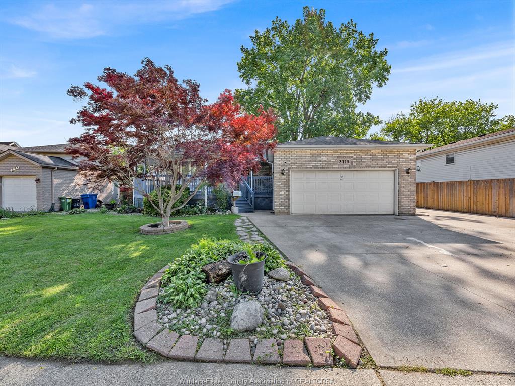 MLS# 26012615: 2115 LONGFELLOW, Windsor, Canada