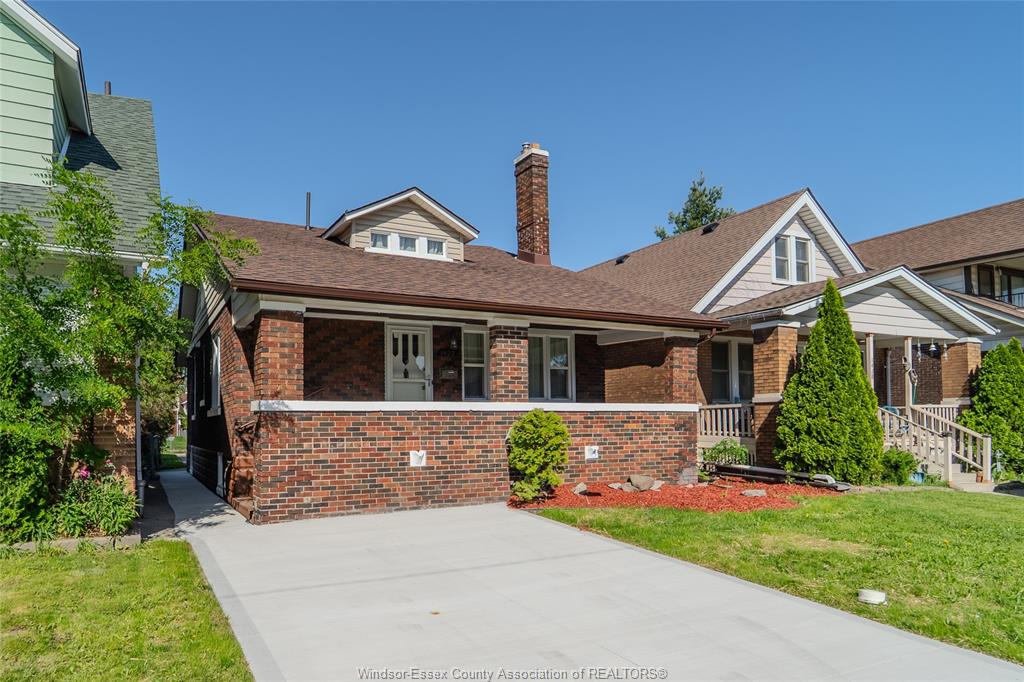 MLS# 26012643: 1422 Elsmere Avenue, Windsor, Canada
