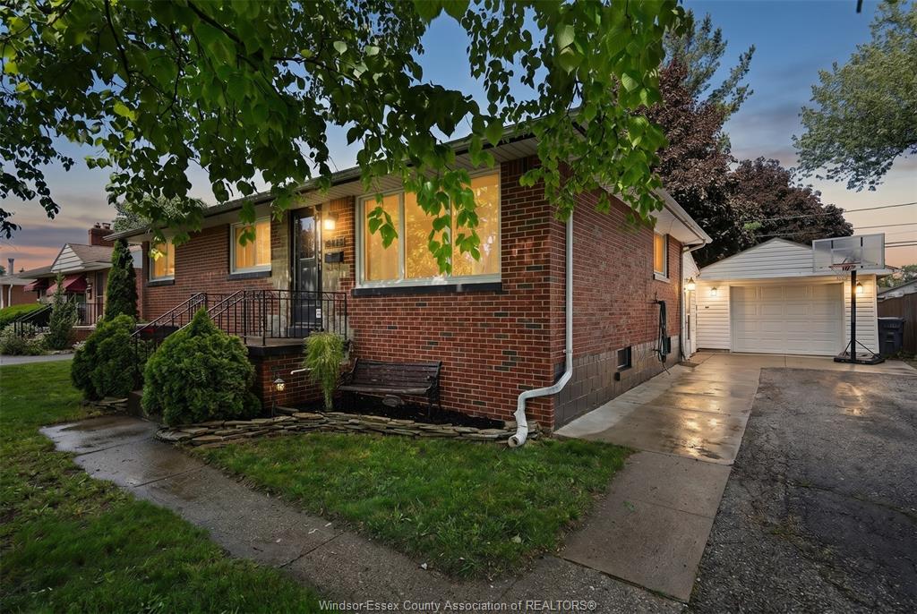 MLS# 26012625: 3668 MCKAY, Windsor, Canada