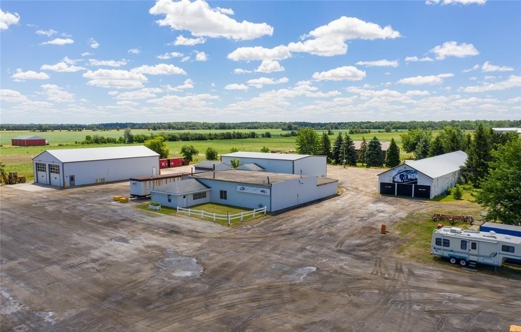 MLS# 26012388: 1507 PETROLIA Line, St Clair, Canada