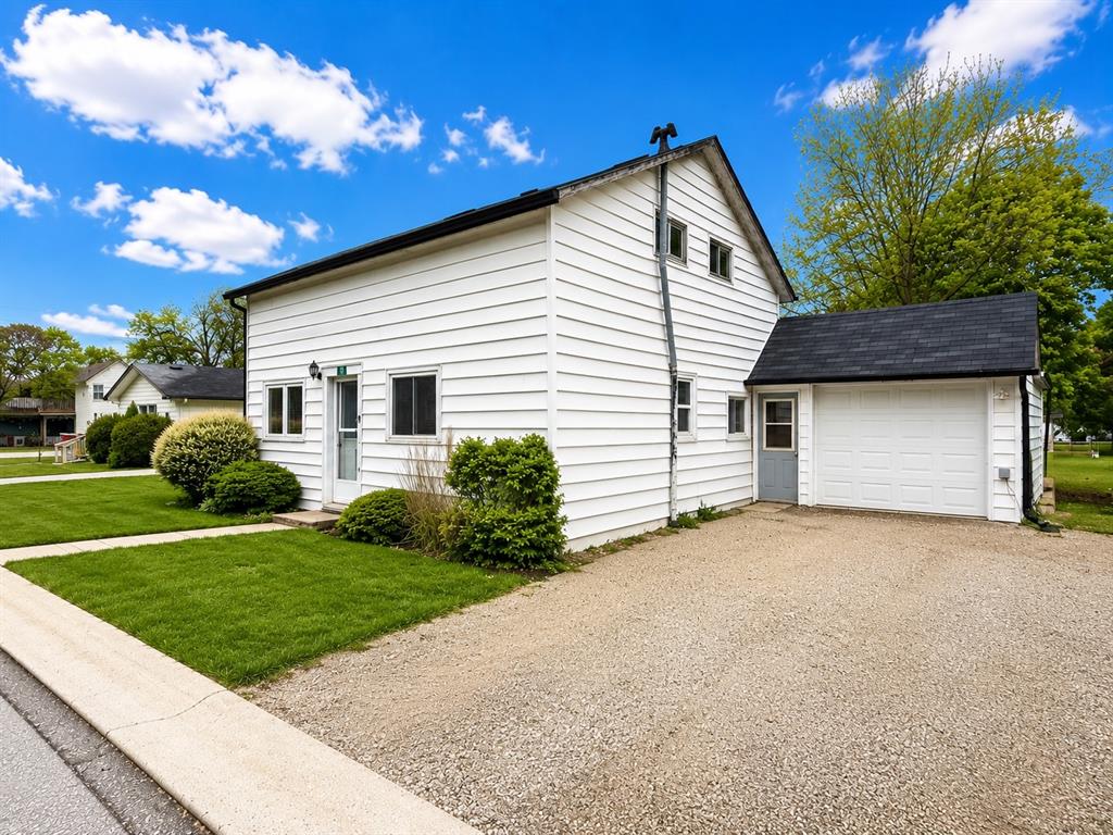 MLS# 26012653: 3 WARD Street, Lambton Shores, Canada