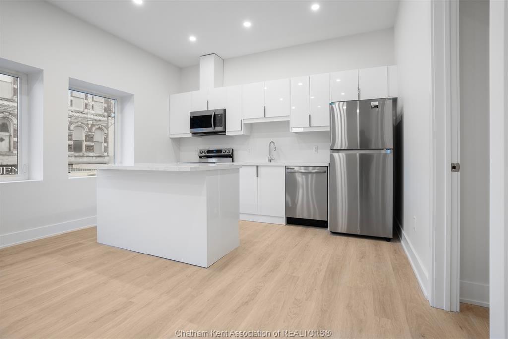 MLS# 26012746: 153 King Street Unit# 7, Chatham, Canada