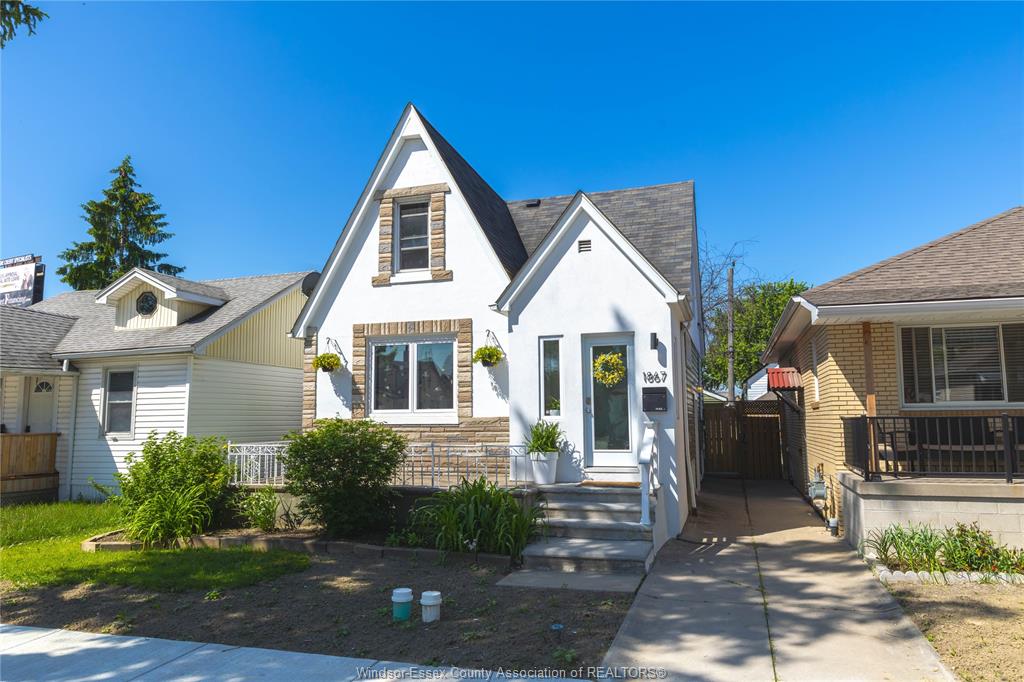 MLS# 26012782: 1867 ST. LUKE, Windsor, Canada