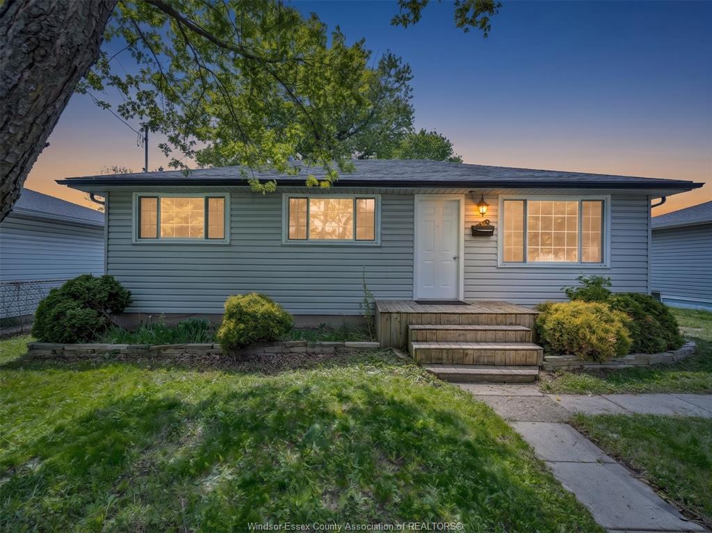 MLS# 26012792: 1583 FERNDALE Avenue, Windsor, Canada