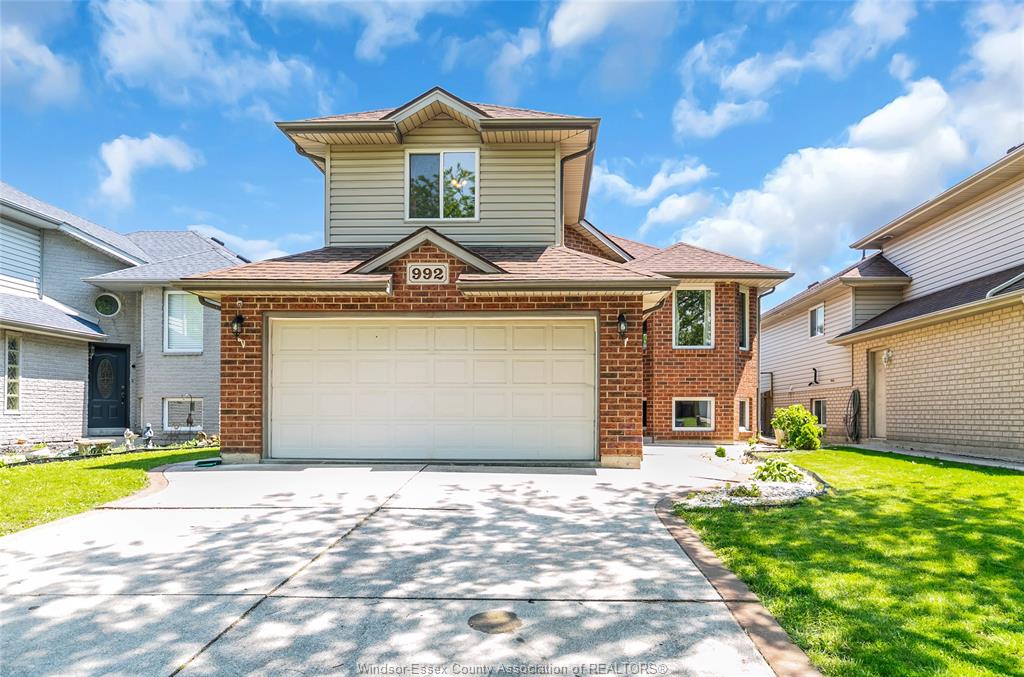MLS# 26012799: 992 WHISTLER Court, Windsor, Canada