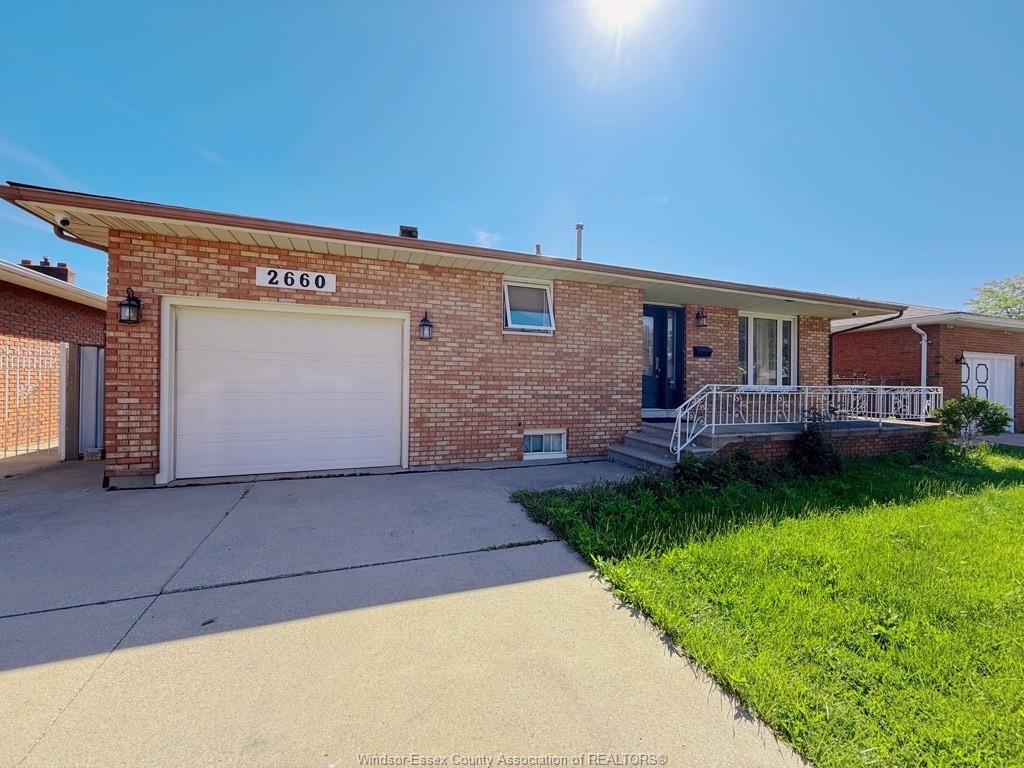 MLS# 26012817: 2660 LANGLOIS Avenue Unit# UPPER, Windsor, Canada