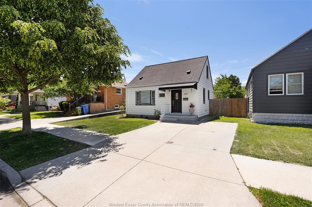 MLS# 26012754: 1071 Fairview Boulevard, Windsor, Canada