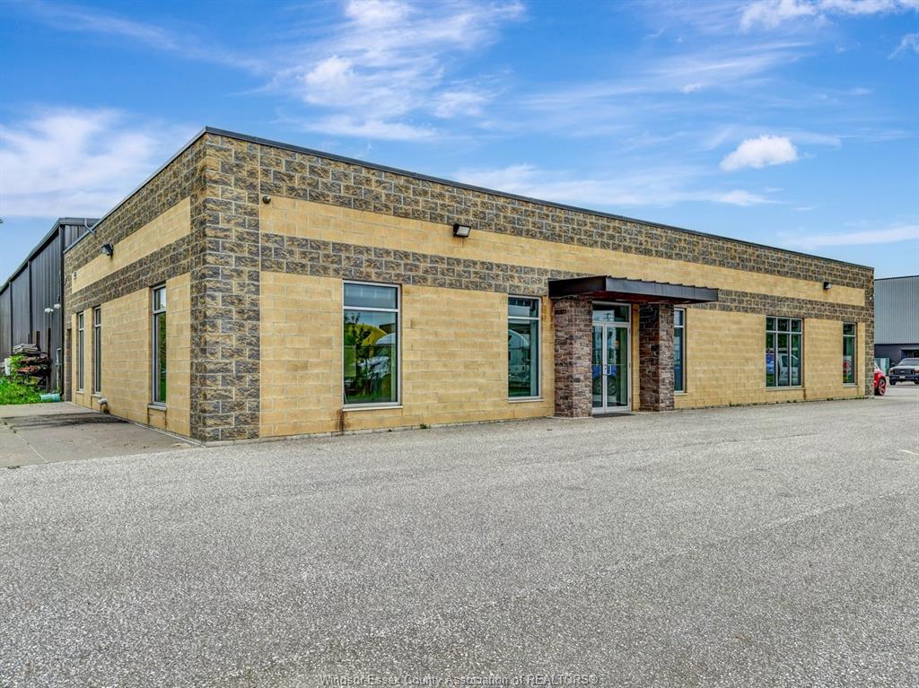 MLS# 26012741: 5205 8th Concession Road Unit# A, B, Tecumseh, Canada