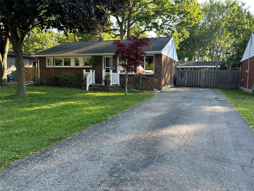 MLS# 26012593: 3341 Mark Avenue, Windsor, Canada