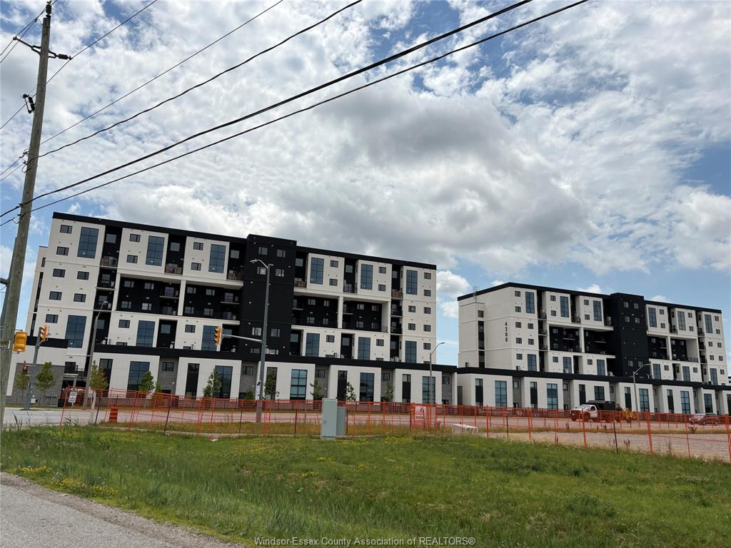 MLS# 26012832: 4300 LAURIER Parkway Unit# 288, LaSalle, Canada