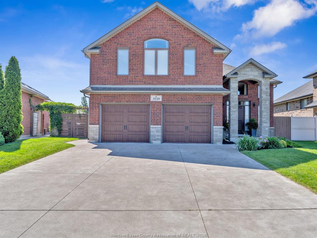 MLS# 26012864: 3939 WILDWOOD Drive, Windsor, Canada