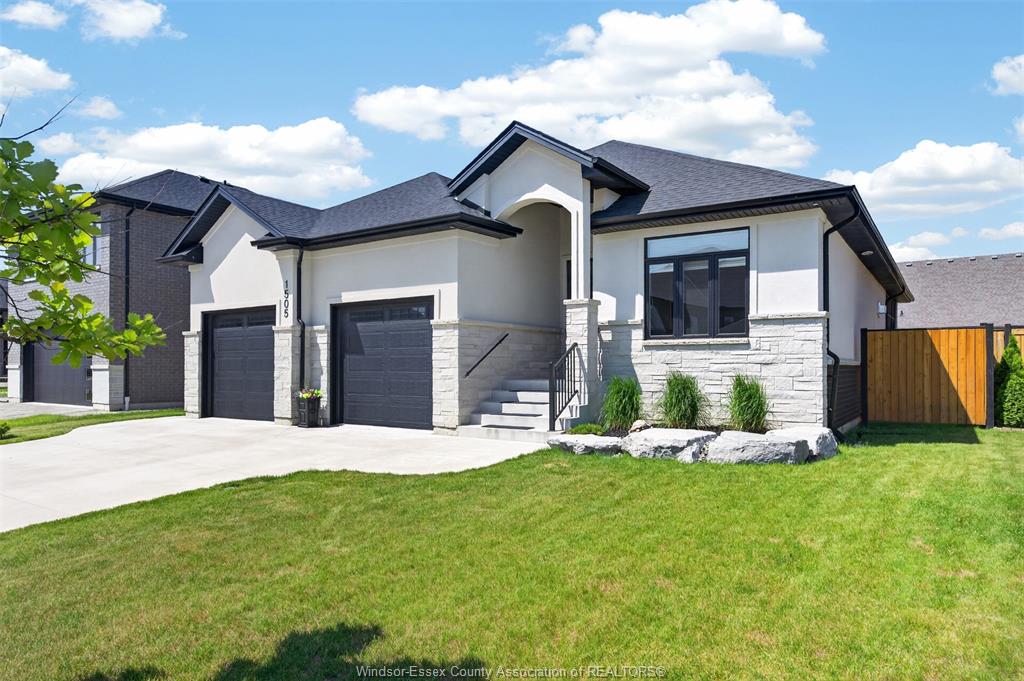 MLS# 26012900: 1505 CLEARWATER, Windsor, Canada