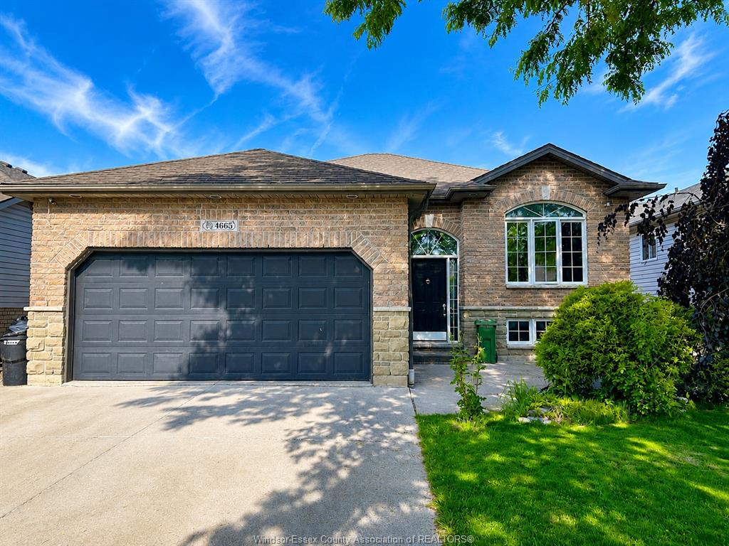 MLS# 26012923: 4665 FONTANA Avenue, Windsor, Canada