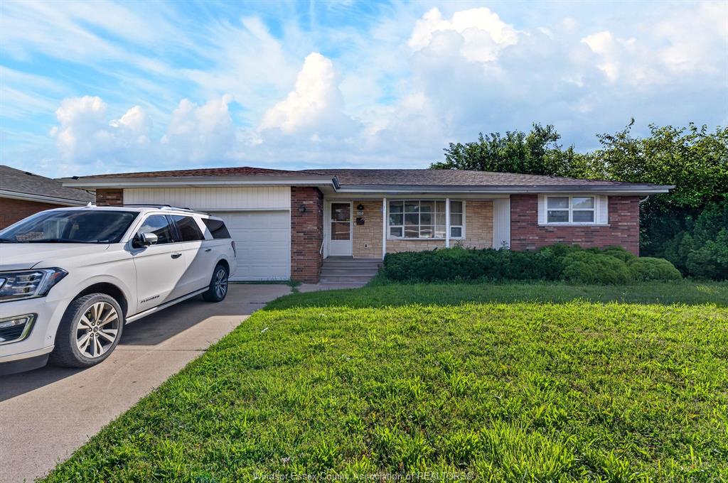 MLS# 26012971: 2450 MCKAY Avenue, Windsor, Canada