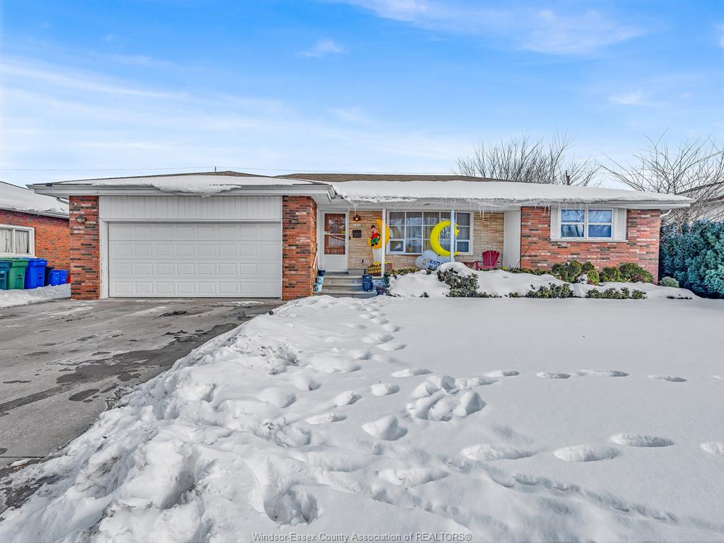 MLS# 26012971: 2450 MCKAY Avenue, Windsor, Canada