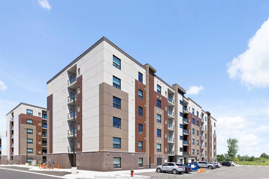 MLS# 26012979: 728 BROWNSTONE  Unit# 506, Lakeshore, Canada