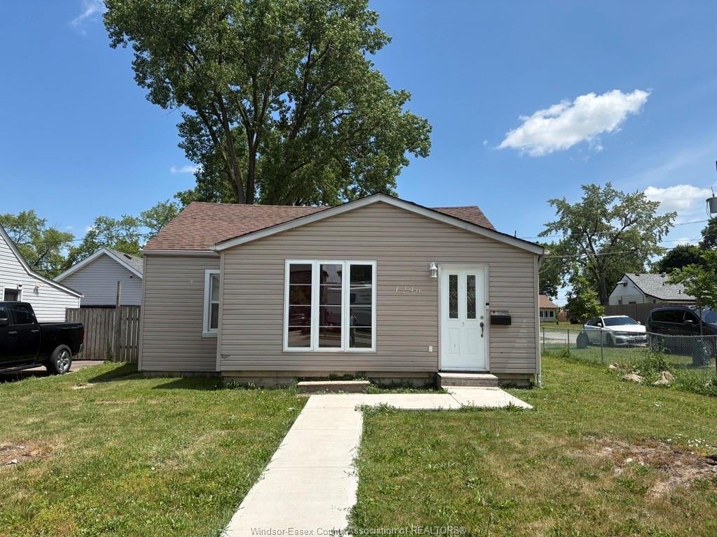 MLS# 26012992: 1296 ELM Avenue, Windsor, Canada