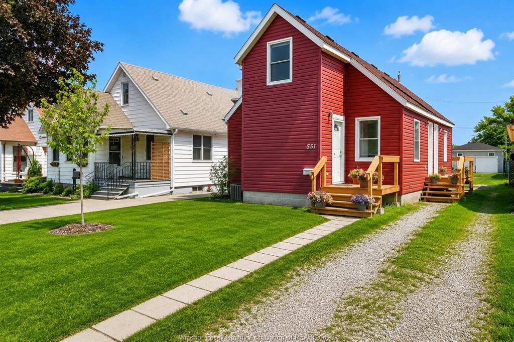 MLS# 26013124: 551 HILDEGARDE Street, Windsor, Canada