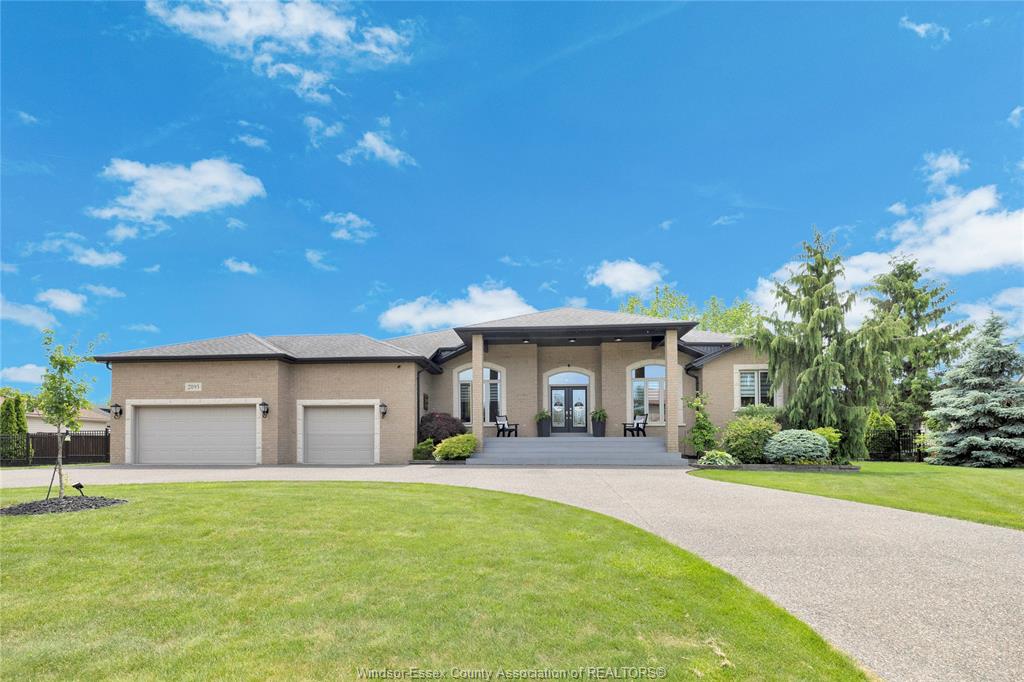 MLS# 26013143: 2895 PICCADILLY Avenue, Tecumseh, Canada