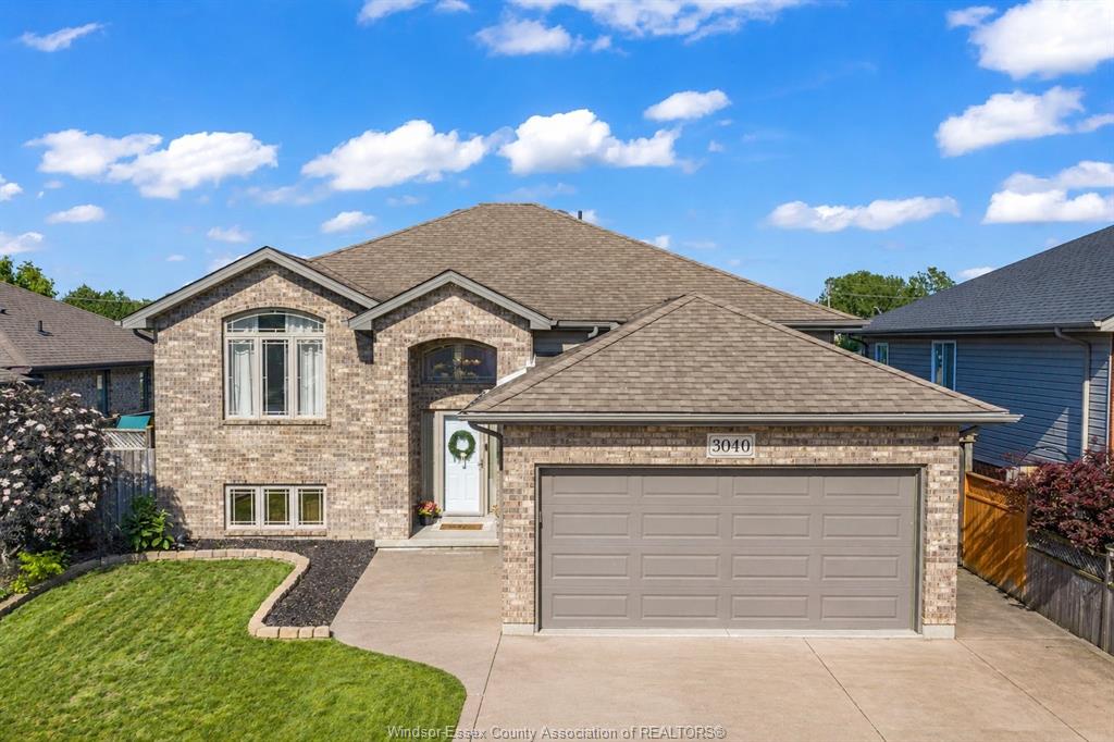 MLS# 26013222: 3040 TROUP Crescent, Windsor, Canada