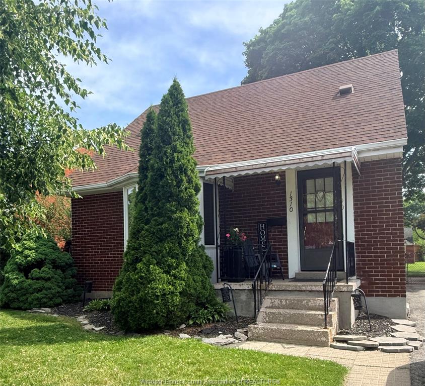 MLS# 26013282: 1310 ASKIN Avenue, Windsor, Canada