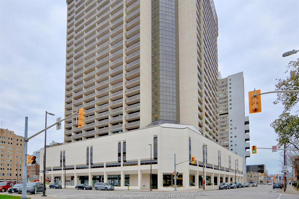 MLS# 26013300: 150 PARK  Unit# 1707, Windsor, Canada