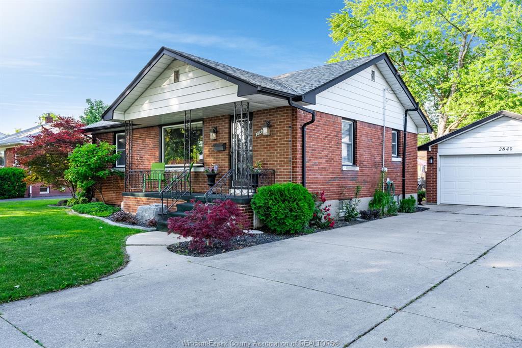 MLS# 26013385: 2840 Randolph Avenue, Windsor, Canada