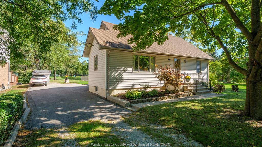 MLS# 26013410: 4054 ROSELAND Drive, Windsor, Canada