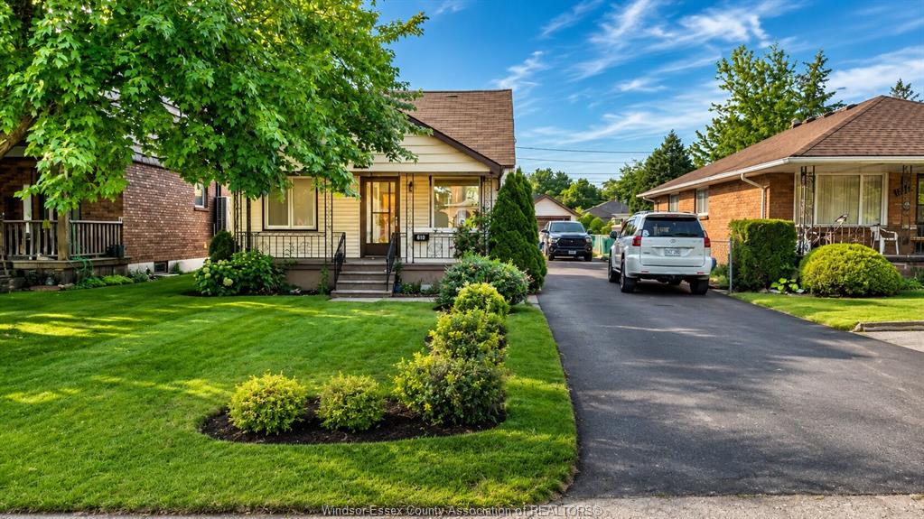 MLS# 26013443: 610 VANIER Street, Windsor, Canada
