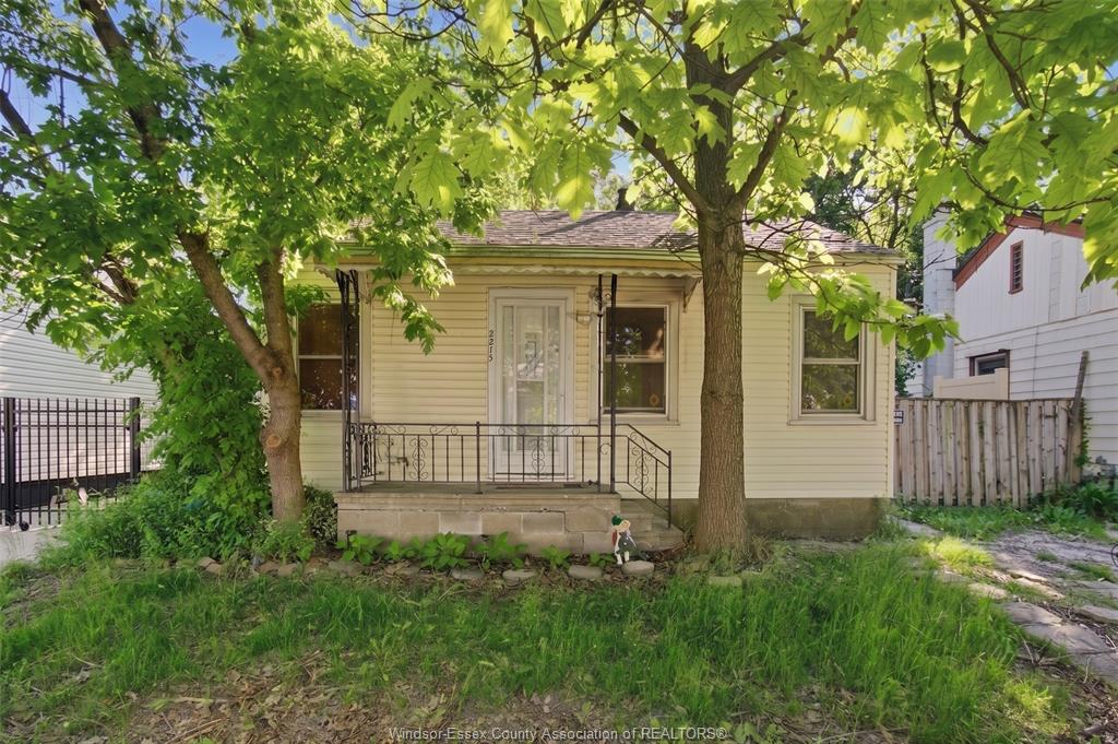 MLS# 26013447: 2215 FOREST Avenue, Windsor, Canada