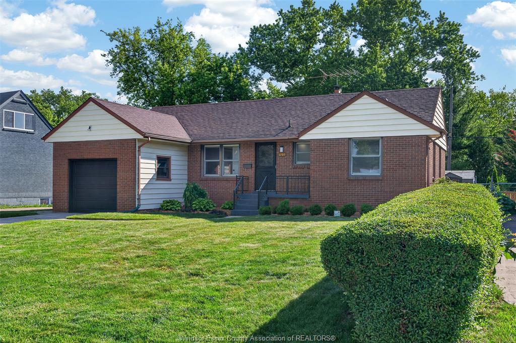 MLS# 26013448: 3120 ACADEMY Drive, Windsor, Canada